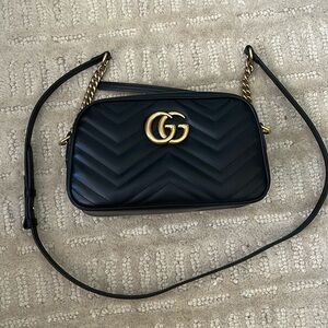 GUCCI GG Marmont small shoulder bag.